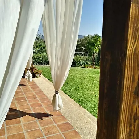 Jardin De La Yedra Caces