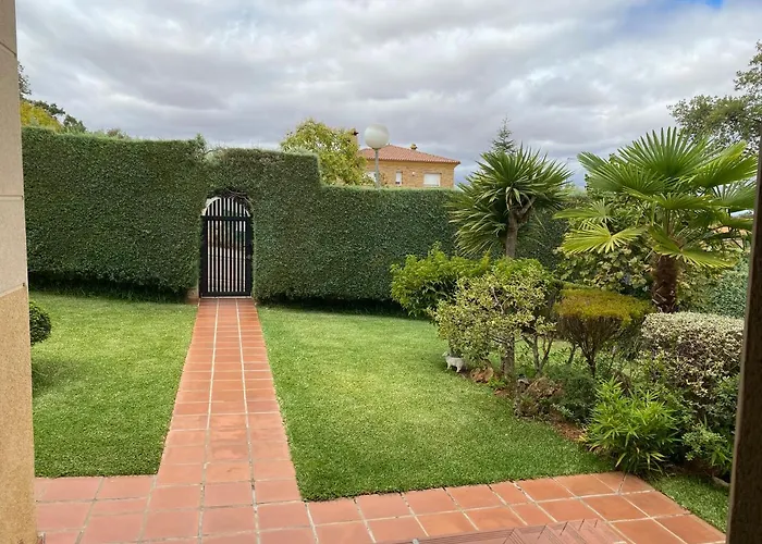 Jardin De La Yedra * Caces