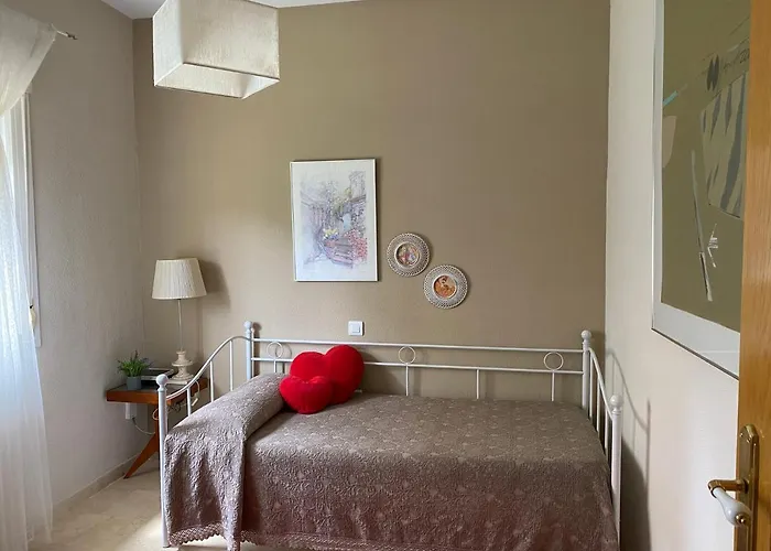 Jardin De La Yedra Caces