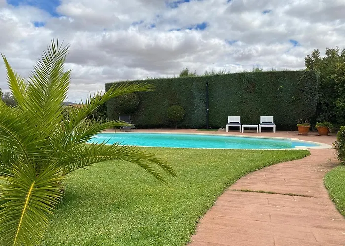 Jardin De La Yedra Caces