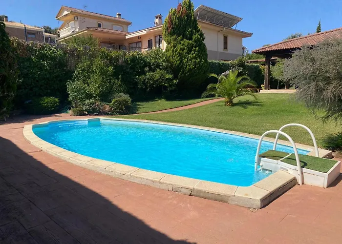 Jardin De La Yedra Landhaus Caces