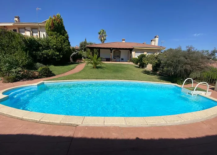 Jardin De La Yedra Landhaus Caces