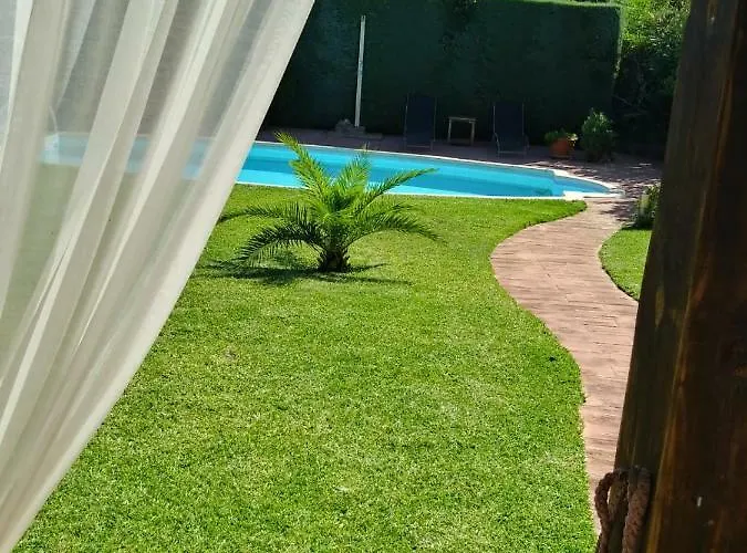 Jardin De La Yedra Caces